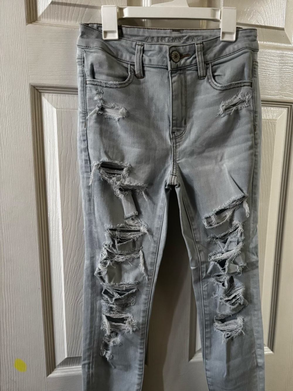 American Eagle Outfitters Light Gray Ripped Skinny Jeans